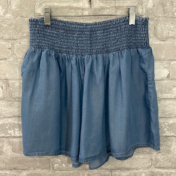Love Tree Smocked Lightweight Shorts - Picture 1 of 4